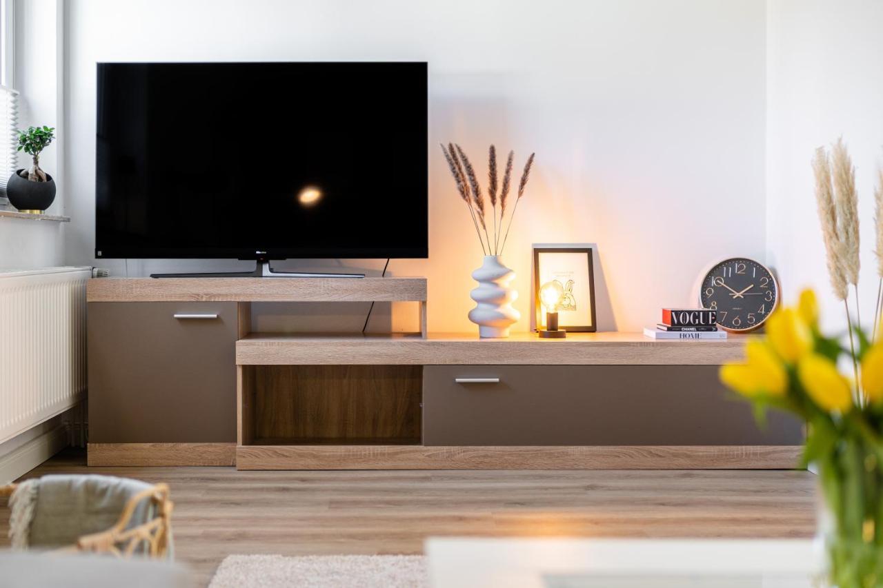 Vivid - Ideal Fuer 4 - Strandnaehe Mit 2 Terrassen - 2 Sz & Wz Varel Esterno foto